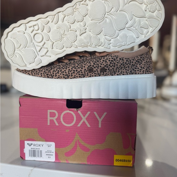 Roxy Leopard Print Sneakers - Picture 2 of 3